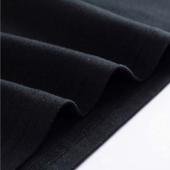 Luxe black cotton sequin lips design top - Picture 5 of 7